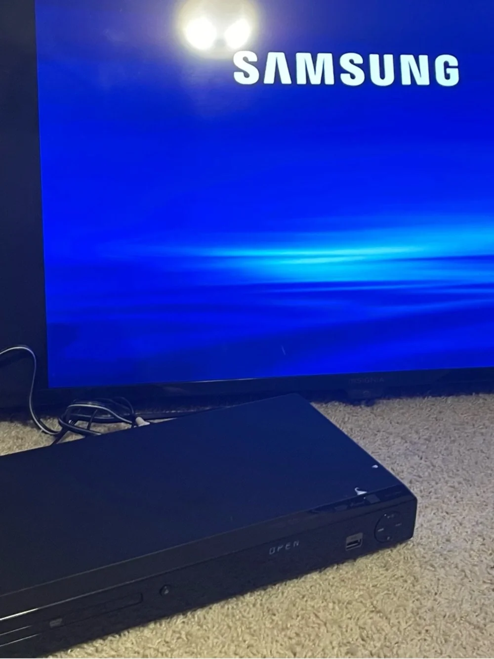 Samsung Black Digital Video Disc (DVD) Player